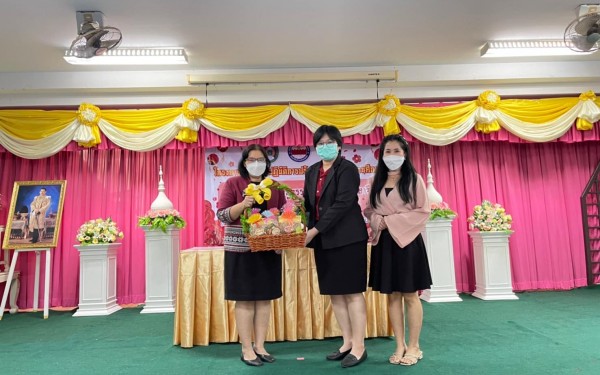 ประมวลภาพกิจกรรมการอบรมเชิงปฏิบัติการโครงการปรับปรุงหลักสูตรสถานศึกษา ประจำปี 2565 กิจกรรมจัดทำหลักสูตรรายวิชาเพิ่มเติมภาษาจีน ในวันที่ 6 พฤษภาคม 2565 
