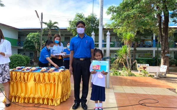 โรงเรียนเทศบาล1  (เกริกกฤตยาอุปถัมภ์) ได้มอบเกียรติบัตร และรางวัลให้กับนักเรียนที่ประกวดแข่งขันในกิจกรรมวันแม่แห่งชาติ